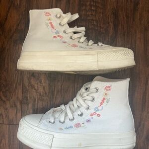 Converse Chuck Taylor Lift Platform High-Top Sneakers Embroidered Flowers Egret